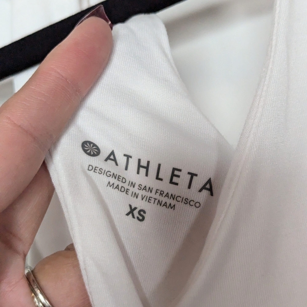 Lot of Two Athleta Racerback Tank Tops Black White XS - Picture 4 of 7